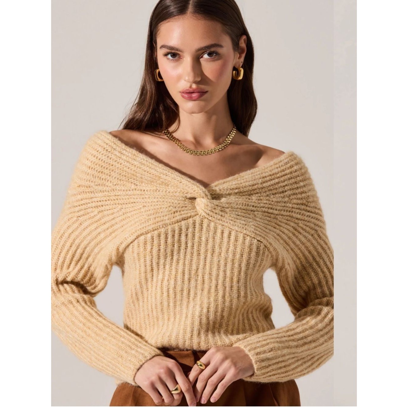 Astr The Label Butter Yellow Franisbel Twist Front Sweater Size Large